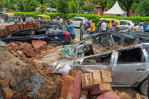 Wall collapse in Darya Ganj